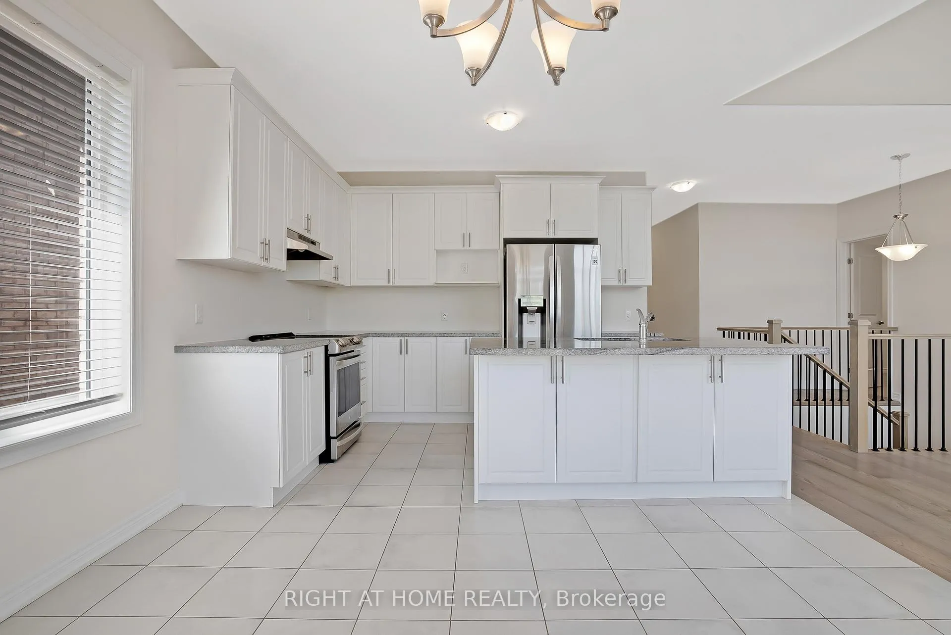 Photo 16 of 19 Robarts Drive, Hamilton, Ancaster — HOMEH