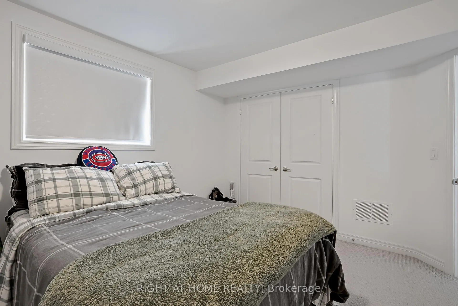 Photo 42 of 19 Robarts Drive, Hamilton, Ancaster — HOMEH