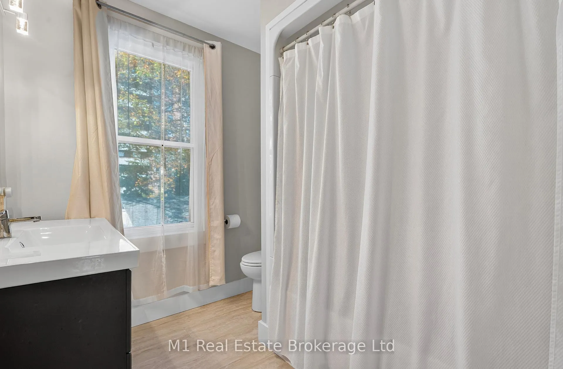 Photo 32 of 60 Howitt Street, Guelph, St. Patrick's Ward — HOMEH