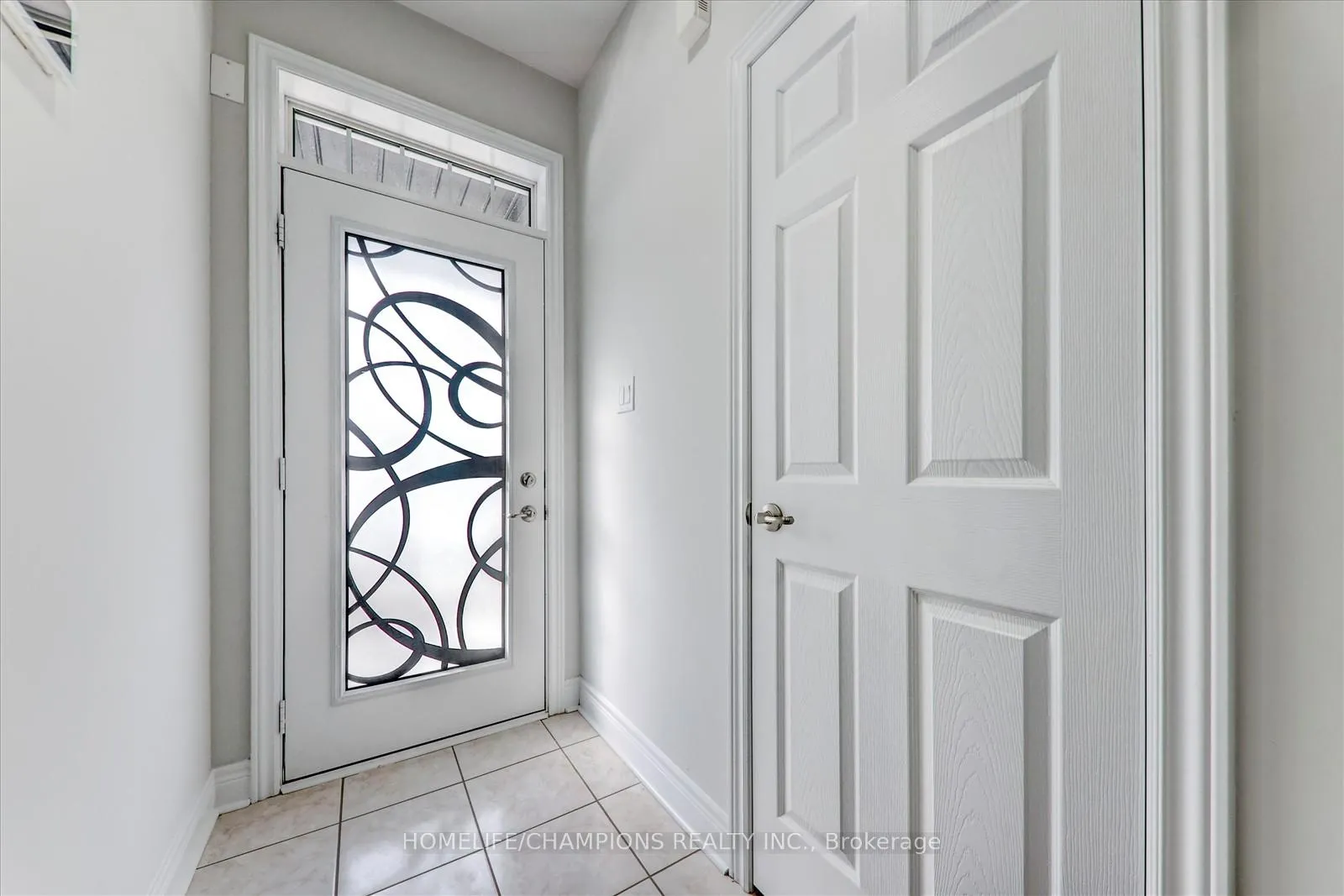 Photo 5 of 21 Vanni Avenue, Markham, Middlefield — HOMEH