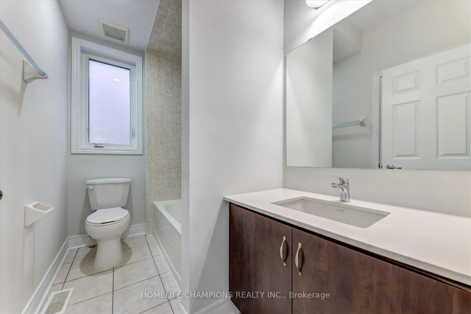 Photo 7 of 21 Vanni Avenue, Markham, Middlefield — HOMEH
