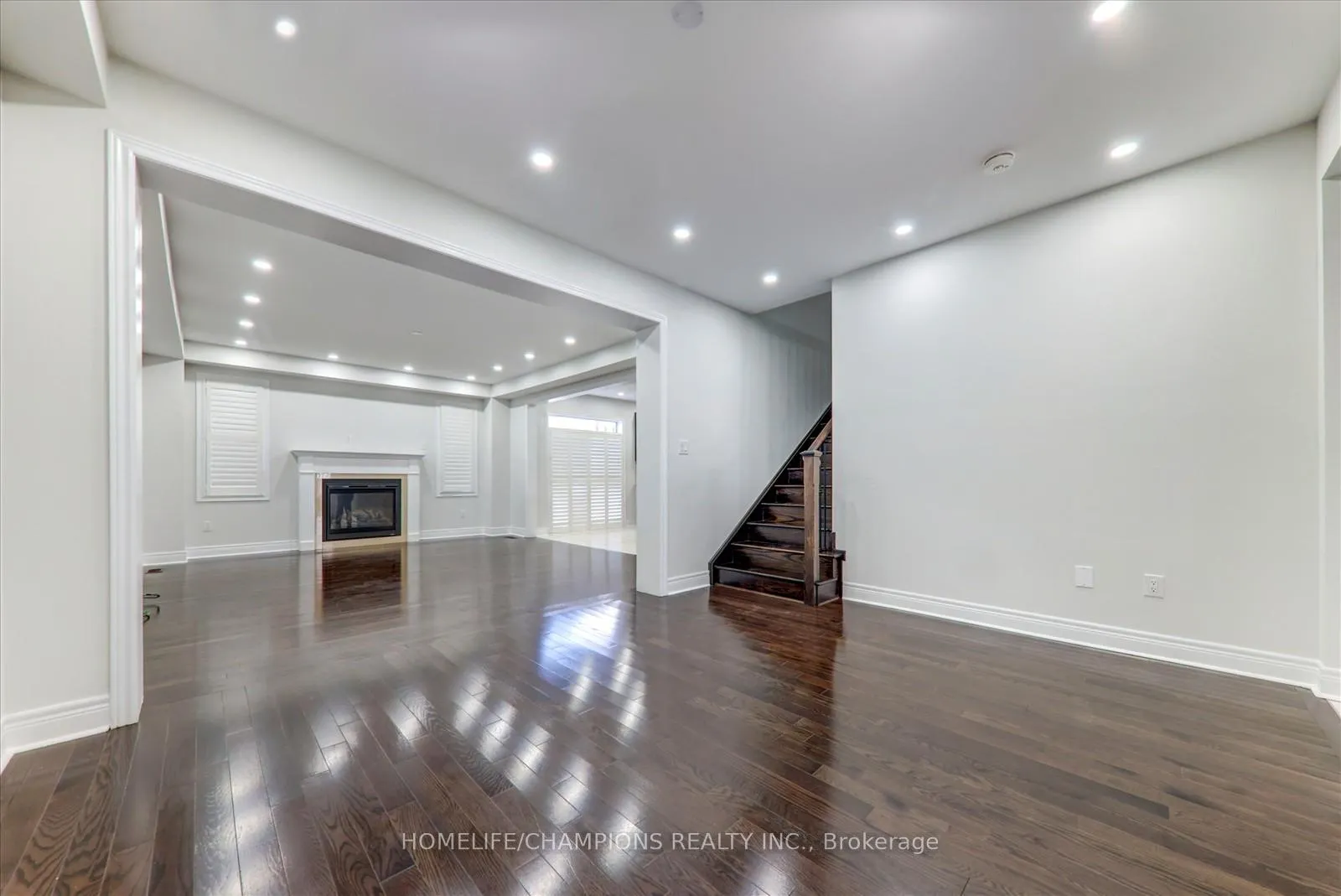 Photo 9 of 21 Vanni Avenue, Markham, Middlefield — HOMEH