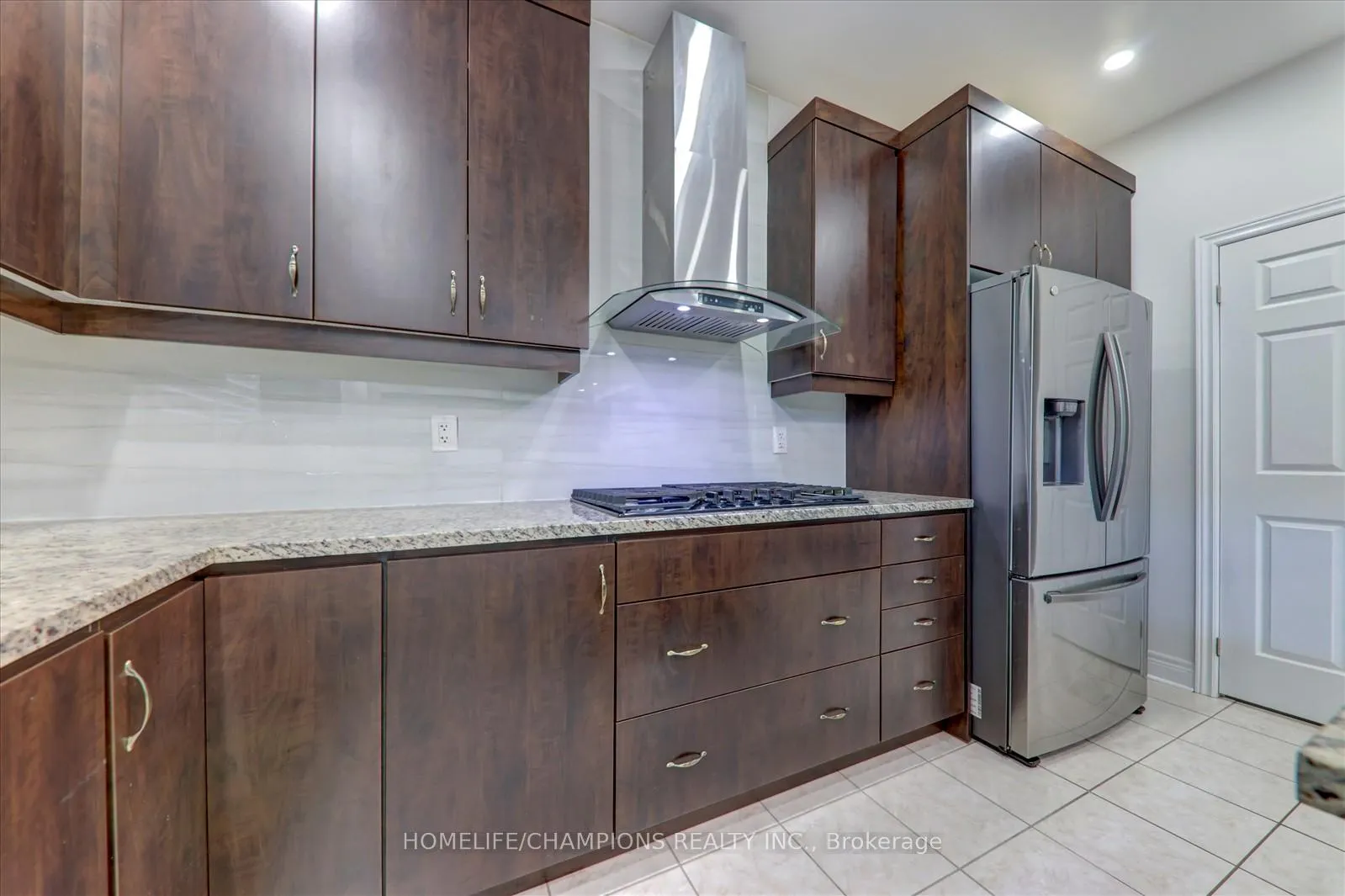 Photo 15 of 21 Vanni Avenue, Markham, Middlefield — HOMEH