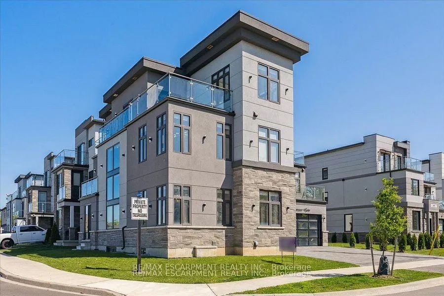 Photo 3 of 4 Sunrow Gate, Hamilton, Stoney Creek — HOMEH