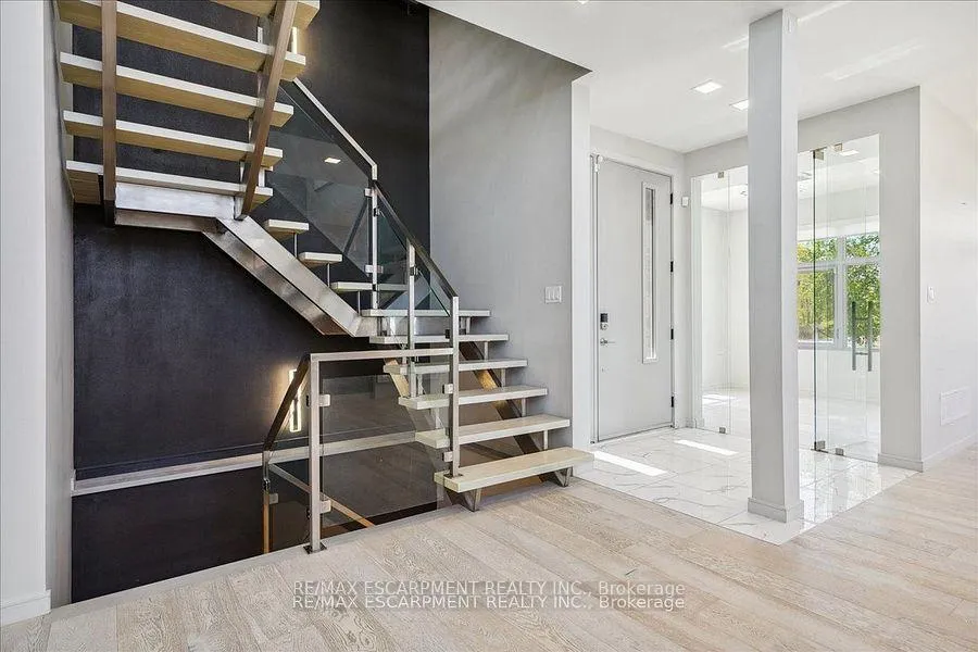 Photo 14 of 4 Sunrow Gate, Hamilton, Stoney Creek — HOMEH