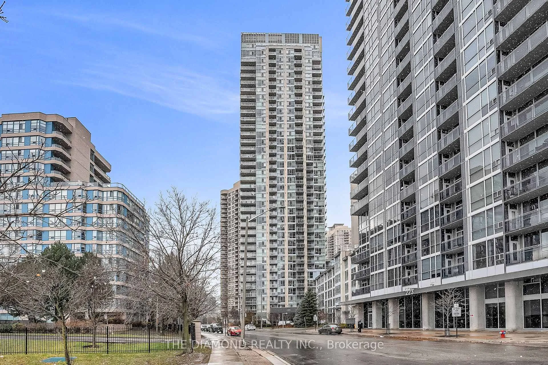 Photo 2 of Unit 509, 225 Webb Drive, Mississauga, City Centre — HOMEH