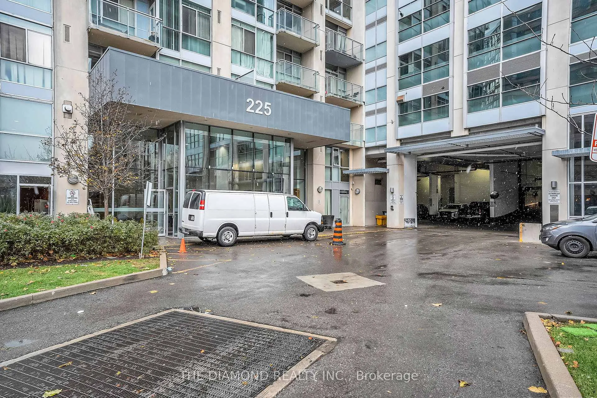 Photo 5 of Unit 509, 225 Webb Drive, Mississauga, City Centre — HOMEH