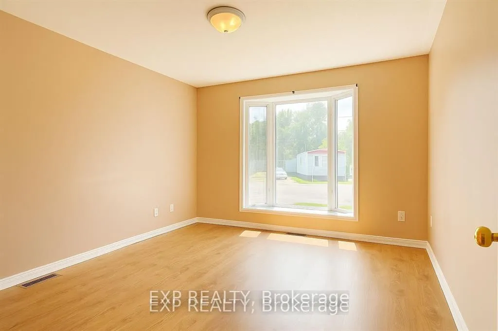Photo 8 of 1023 Vista Barrett Private, Ottawa, Greely — HOMEH