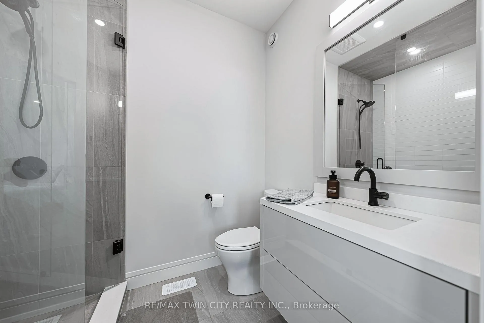 Photo 27 of 1826 Moser Young Road, Wellesley — HOMEH