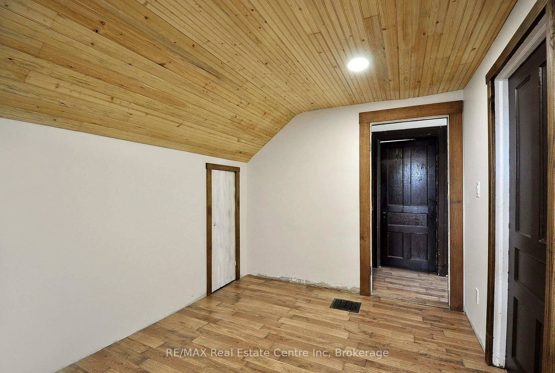 Photo 21 of 141 King Street, Brant, Burford — HOMEH