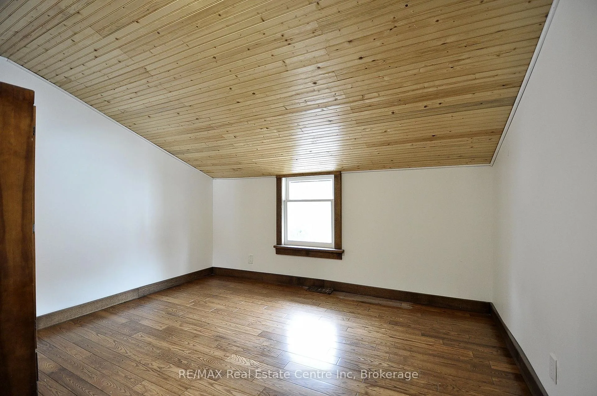 Photo 23 of 141 King Street, Brant, Burford — HOMEH