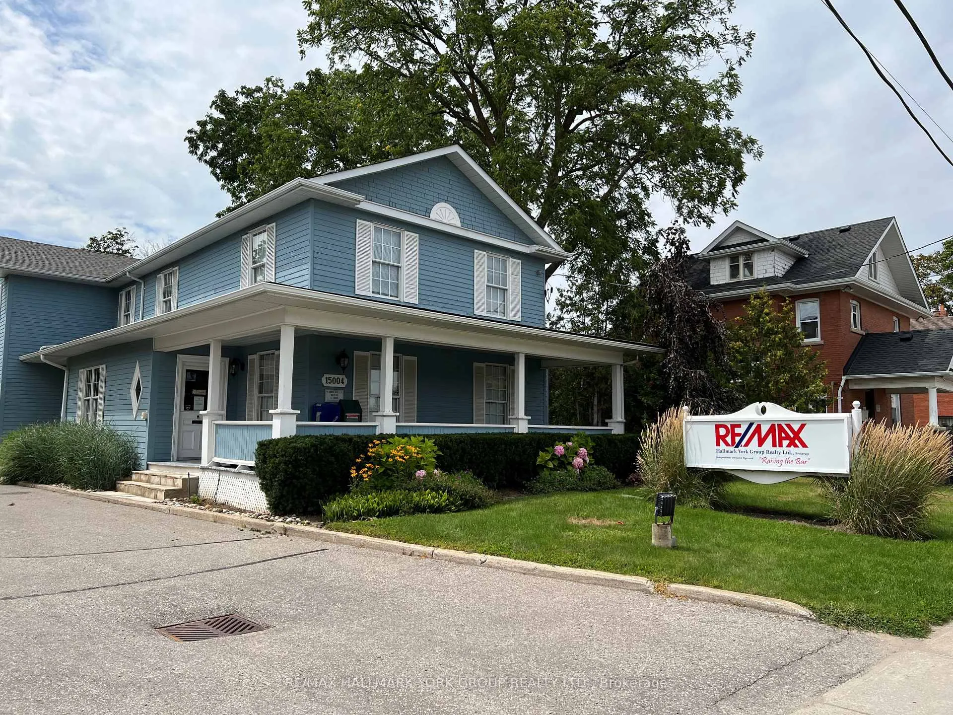 Photo 1 of 15004 Yonge Street, Aurora, Aurora Village — HOMEH
