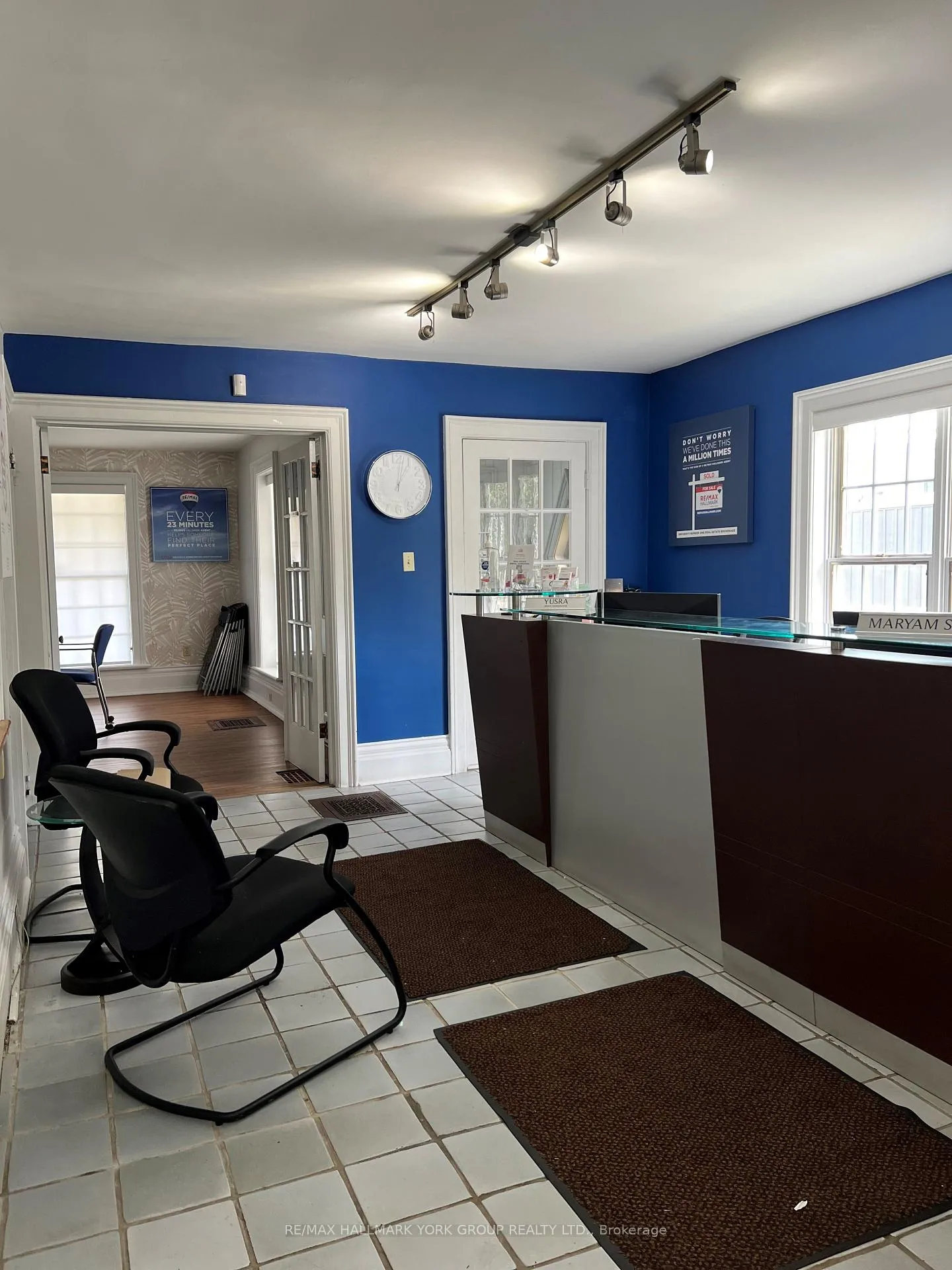 Photo 5 of 15004 Yonge Street, Aurora, Aurora Village — HOMEH