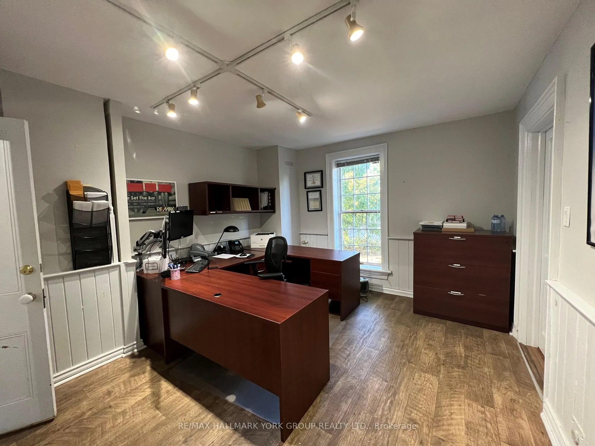 Photo 10 of 15004 Yonge Street, Aurora, Aurora Village — HOMEH