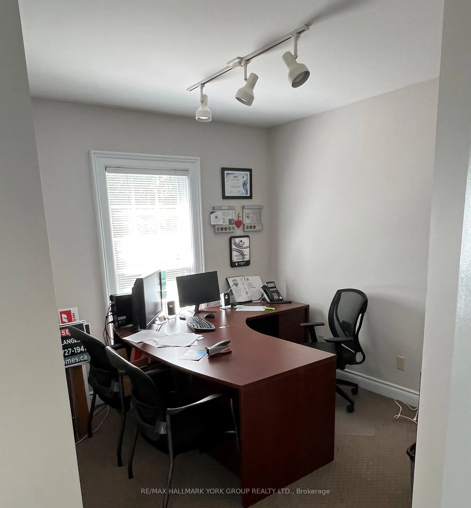 Photo 15 of 15004 Yonge Street, Aurora, Aurora Village — HOMEH