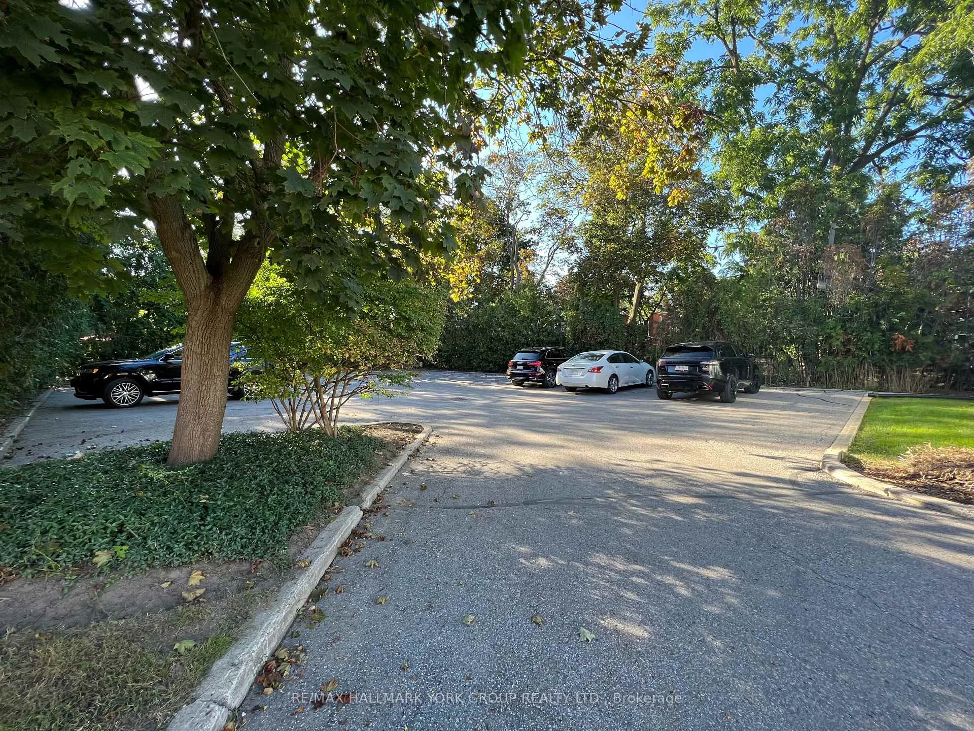 Photo 17 of 15004 Yonge Street, Aurora, Aurora Village — HOMEH
