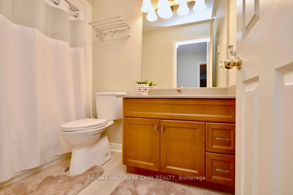 Photo 13 of 167 Crompton Drive, Barrie, Little Lake — HOMEH