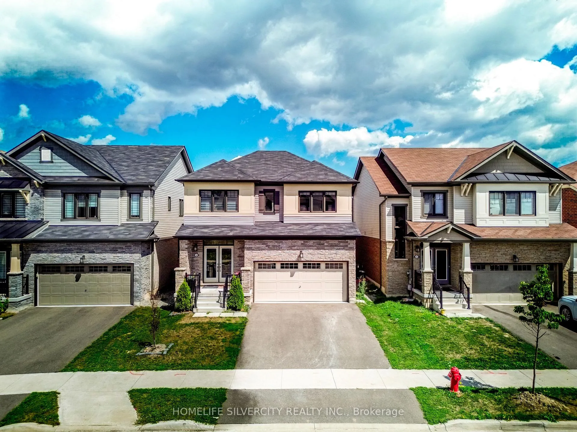 Photo 2 of 256 Bedrock Drive, Hamilton, Stoney Creek Mountain — HOMEH