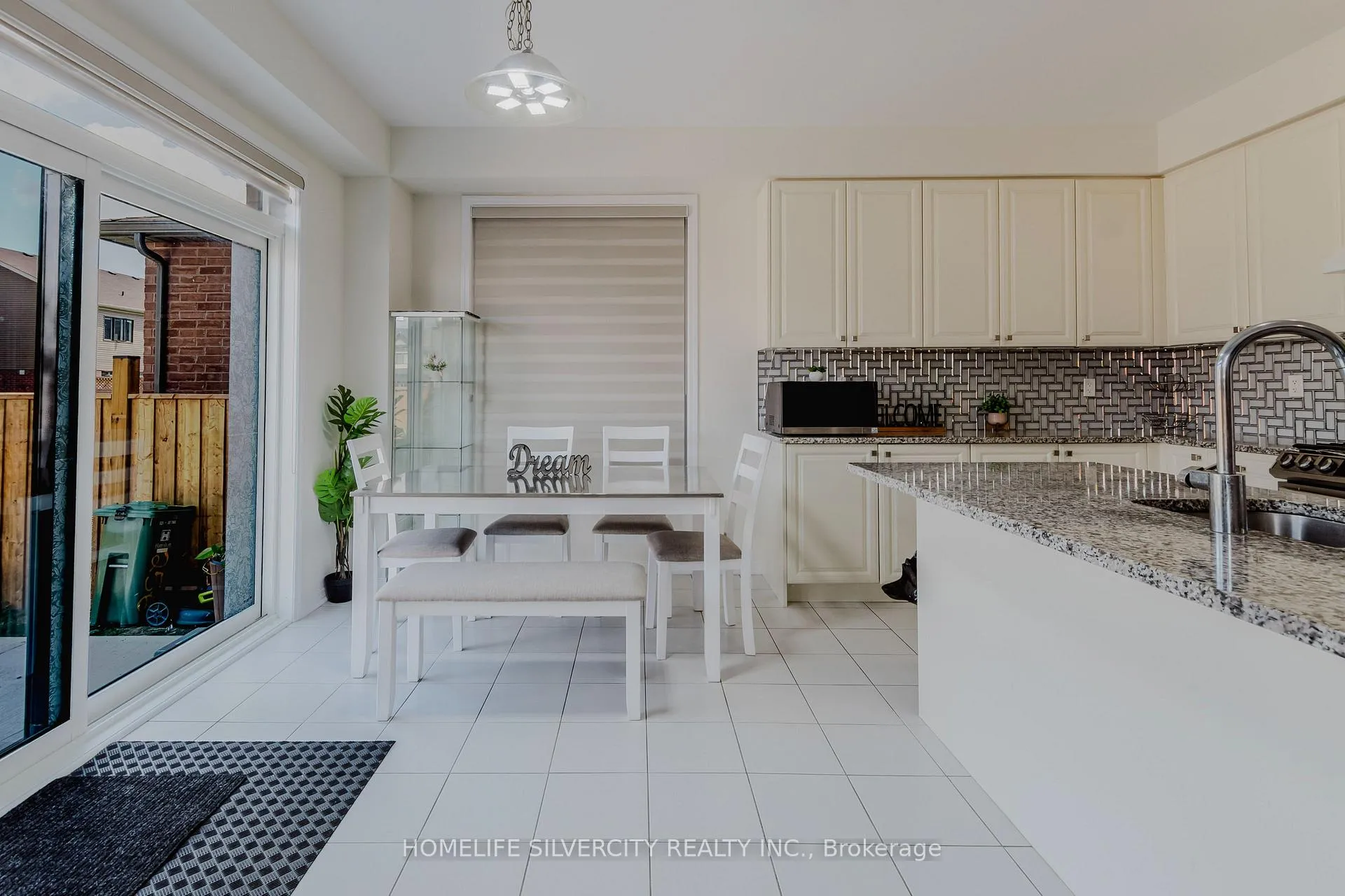 Photo 11 of 256 Bedrock Drive, Hamilton, Stoney Creek Mountain — HOMEH
