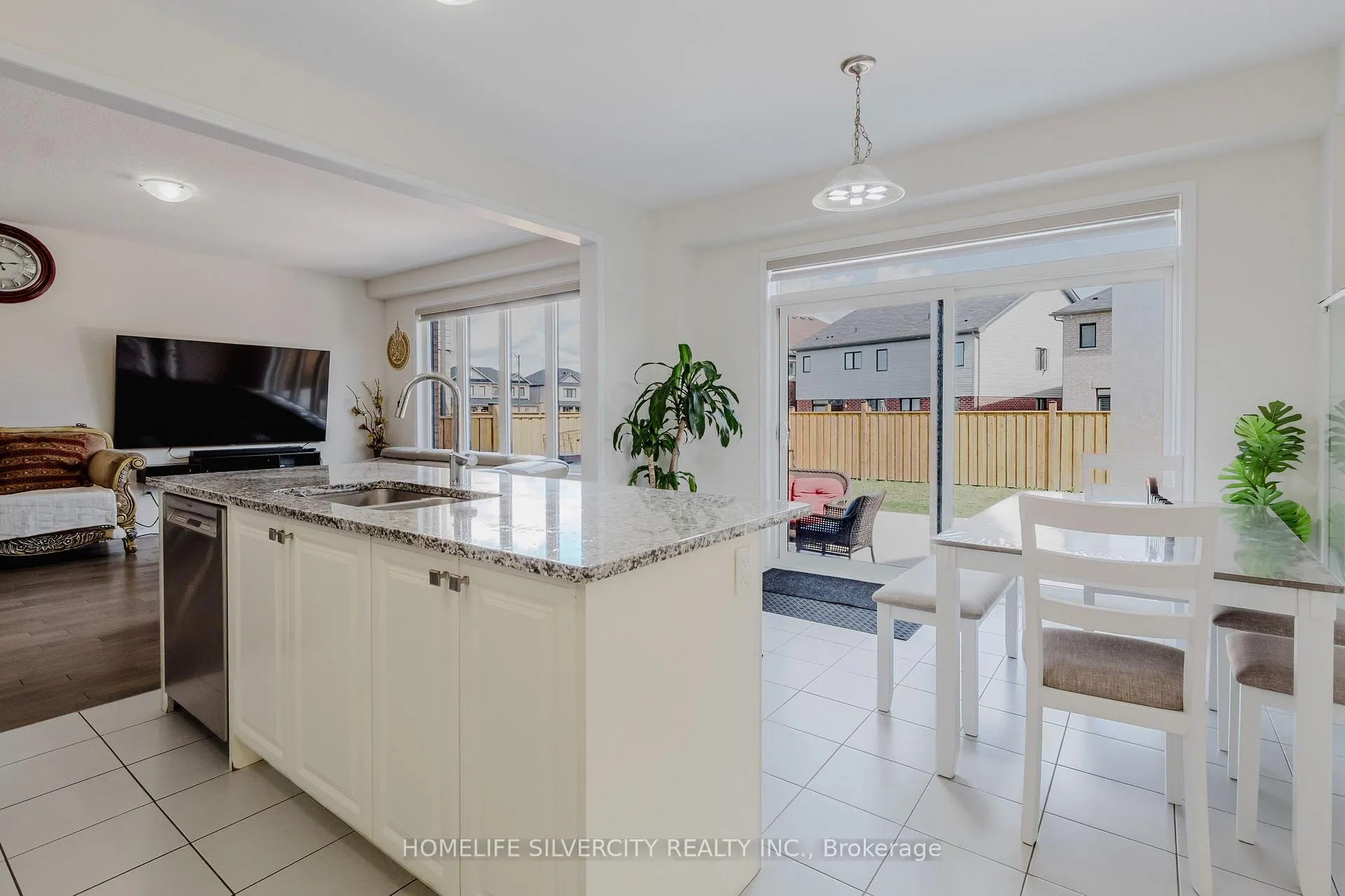 Photo 15 of 256 Bedrock Drive, Hamilton, Stoney Creek Mountain — HOMEH