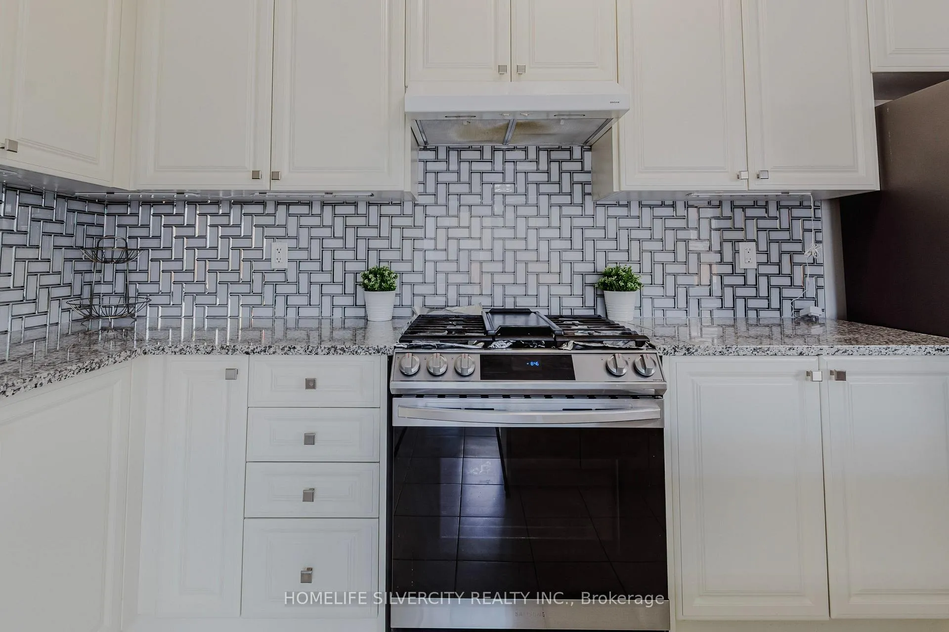 Photo 16 of 256 Bedrock Drive, Hamilton, Stoney Creek Mountain — HOMEH
