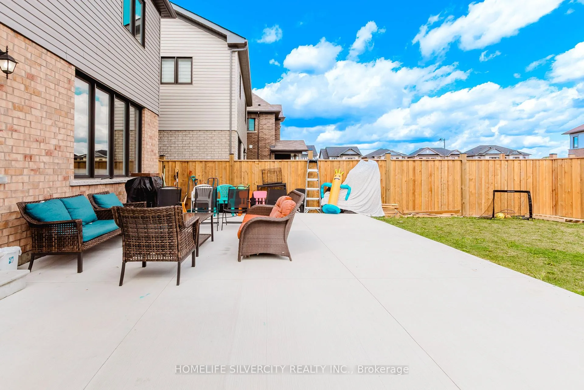 Photo 35 of 256 Bedrock Drive, Hamilton, Stoney Creek Mountain — HOMEH