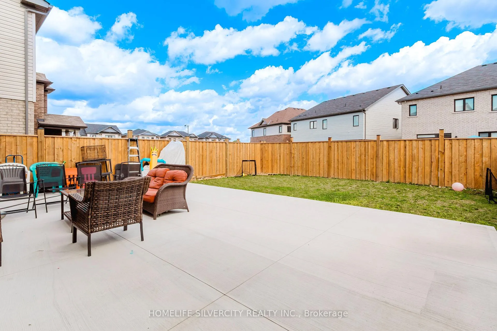 Photo 36 of 256 Bedrock Drive, Hamilton, Stoney Creek Mountain — HOMEH