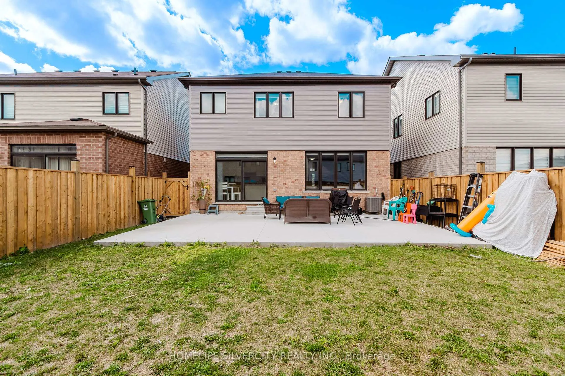 Photo 37 of 256 Bedrock Drive, Hamilton, Stoney Creek Mountain — HOMEH