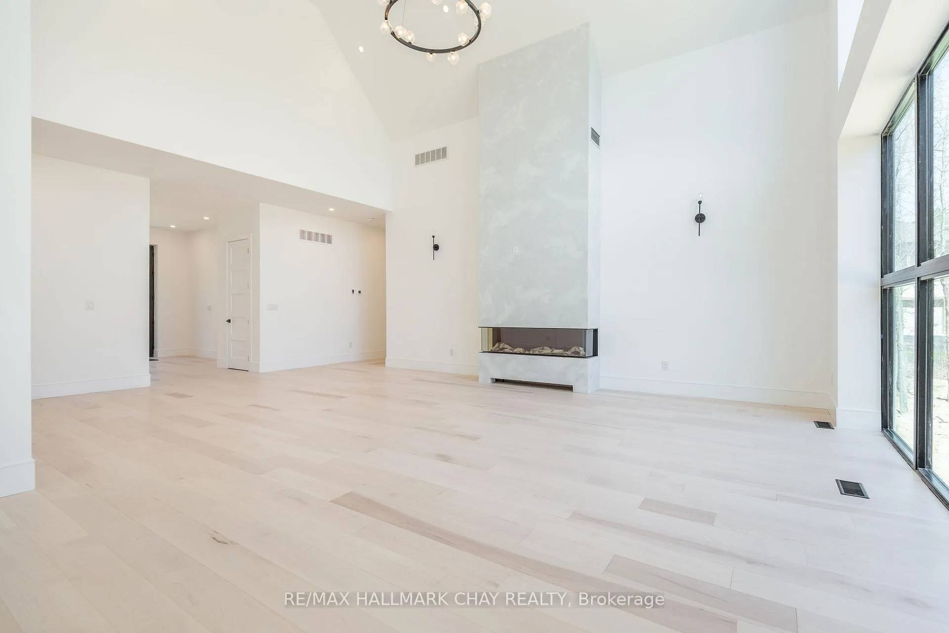 Photo 6 of 20 Gallagher Crescent, Springwater, Rural Springwater — HOMEH