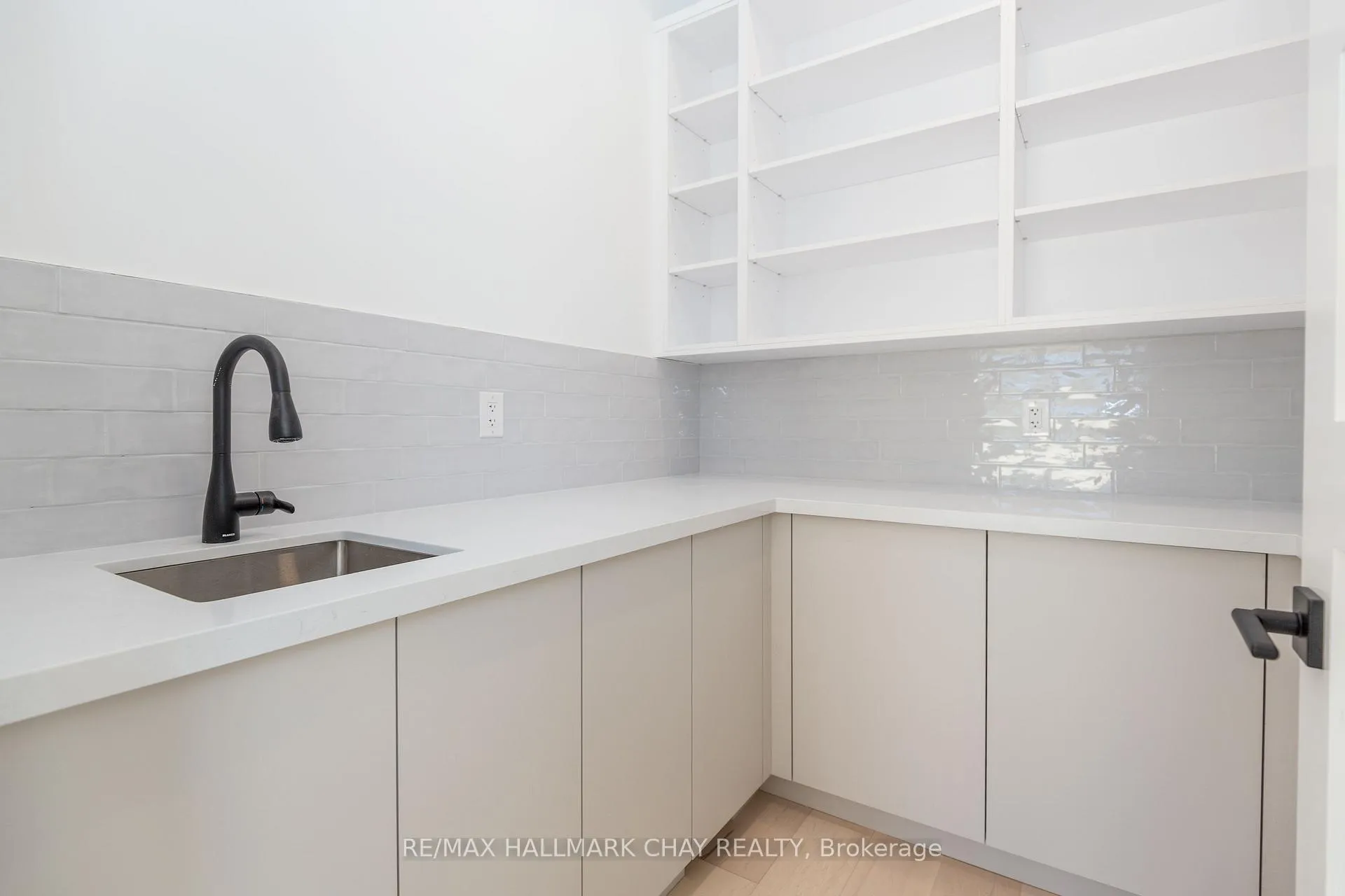 Photo 20 of 20 Gallagher Crescent, Springwater, Rural Springwater — HOMEH