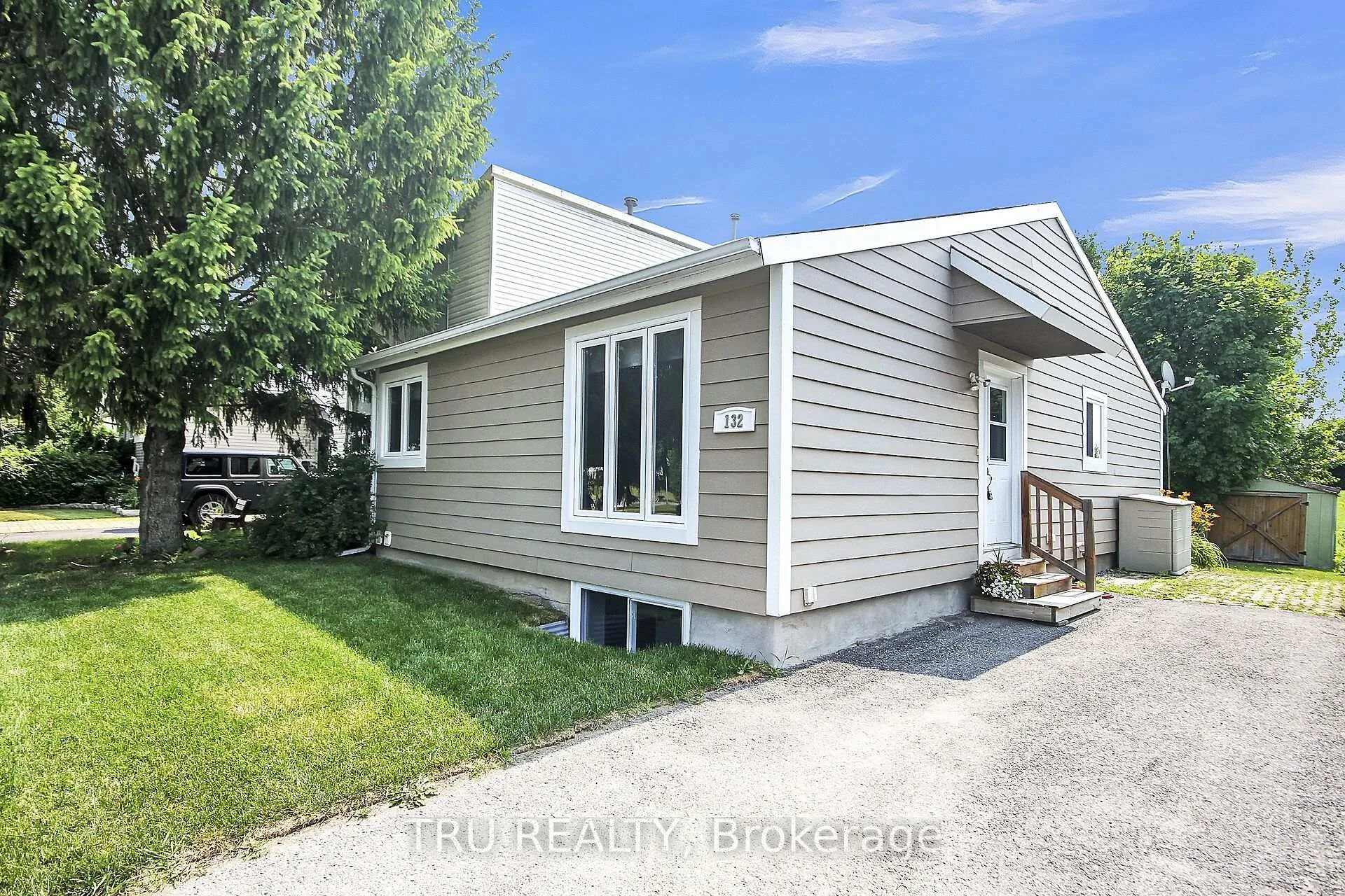 Photo 2 of 132 Rothesay Drive, Ottawa, Kanata - Glencairn/Hazeldean — HOMEH