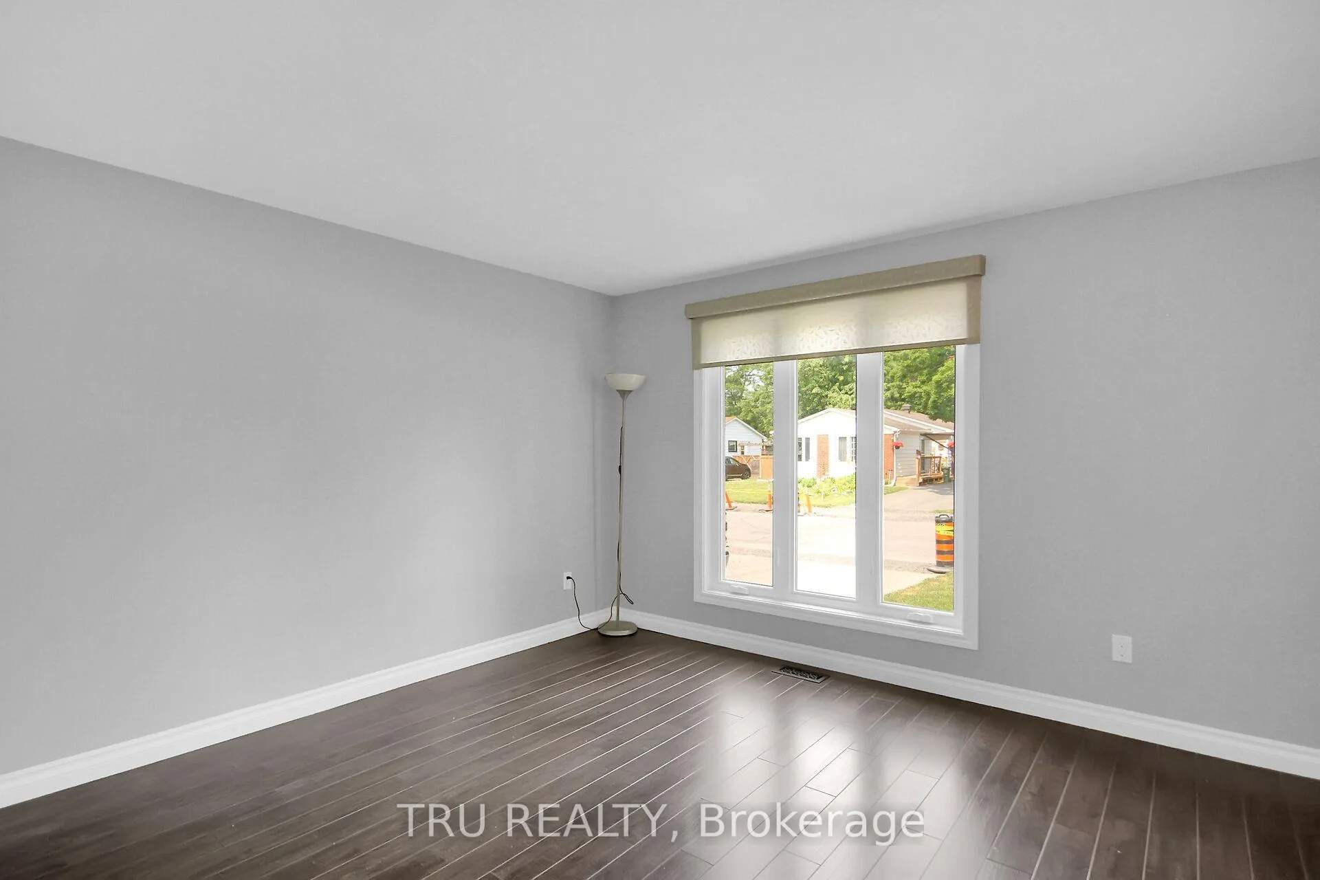 Photo 6 of 132 Rothesay Drive, Ottawa, Kanata - Glencairn/Hazeldean — HOMEH