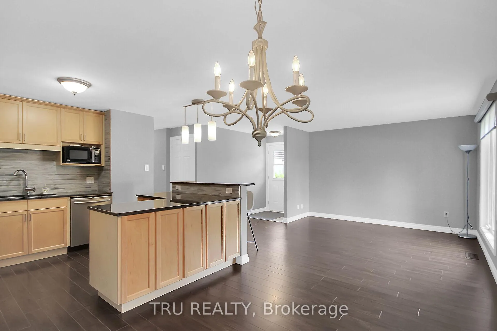 Photo 9 of 132 Rothesay Drive, Ottawa, Kanata - Glencairn/Hazeldean — HOMEH