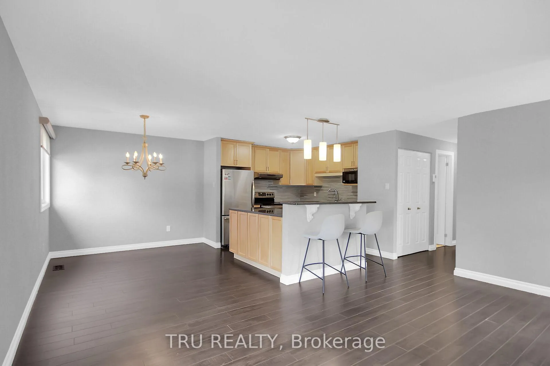 Photo 10 of 132 Rothesay Drive, Ottawa, Kanata - Glencairn/Hazeldean — HOMEH