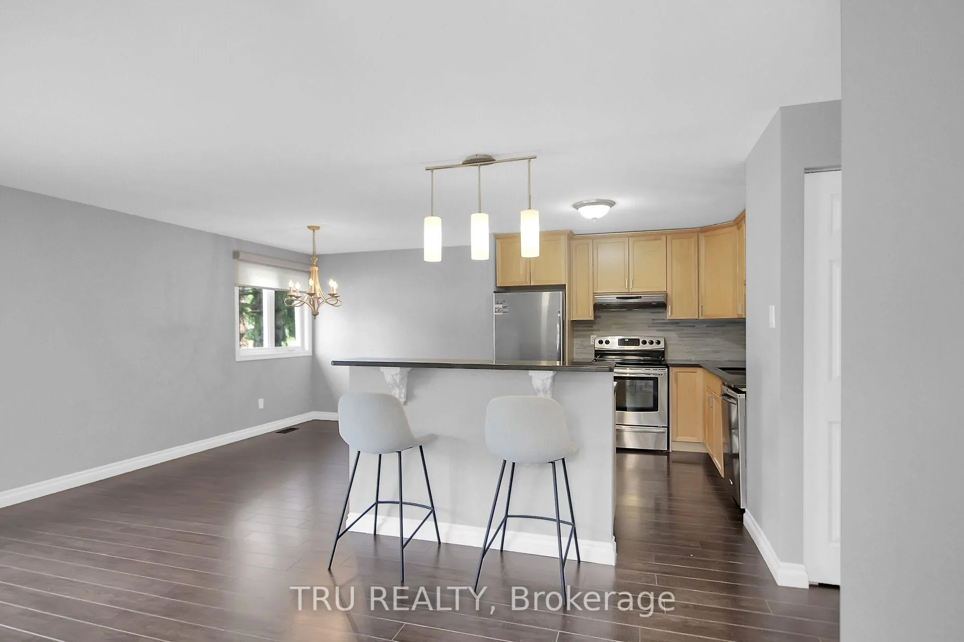 Photo 11 of 132 Rothesay Drive, Ottawa, Kanata - Glencairn/Hazeldean — HOMEH