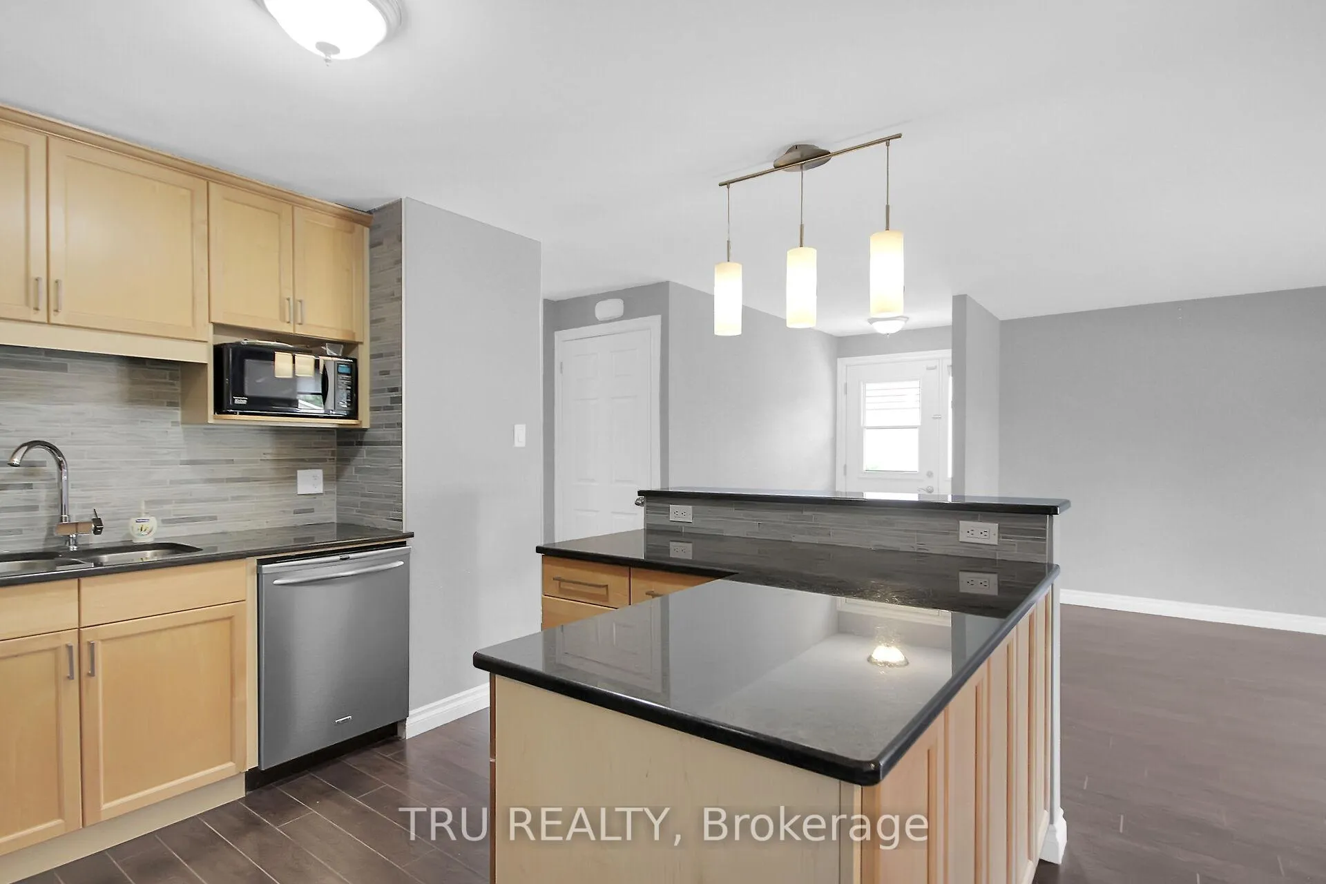 Photo 14 of 132 Rothesay Drive, Ottawa, Kanata - Glencairn/Hazeldean — HOMEH