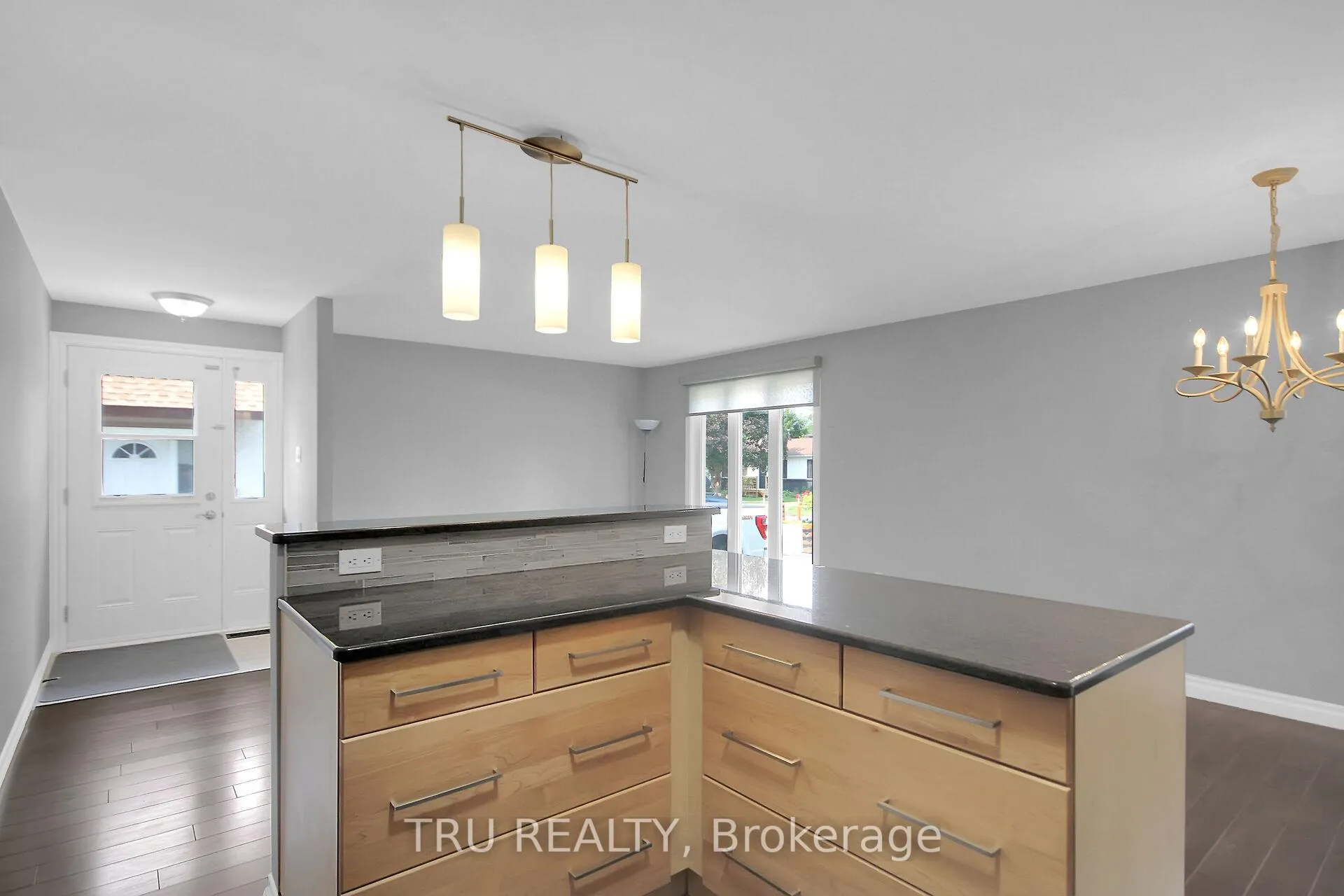 Photo 16 of 132 Rothesay Drive, Ottawa, Kanata - Glencairn/Hazeldean — HOMEH