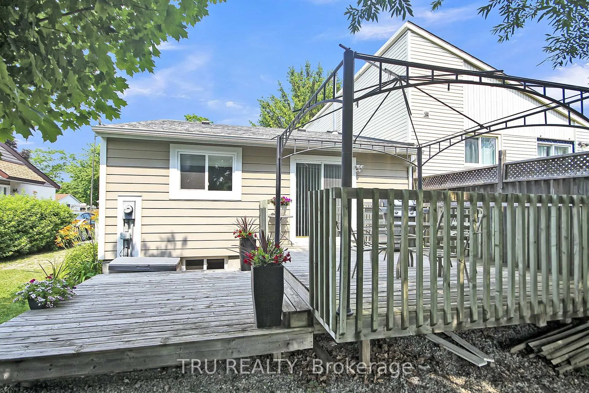 Photo 38 of 132 Rothesay Drive, Ottawa, Kanata - Glencairn/Hazeldean — HOMEH