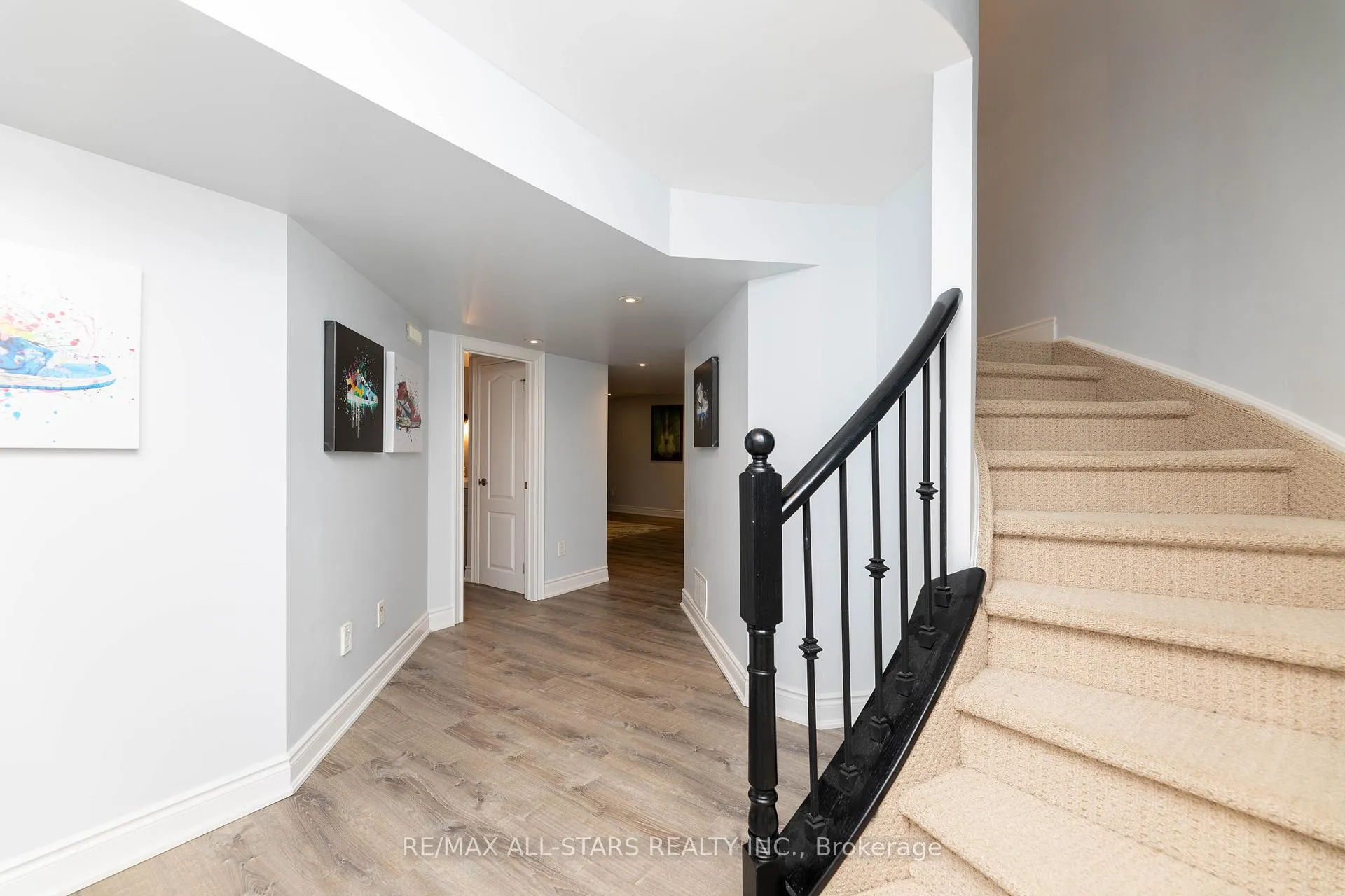 Photo 26 of 46 Eastgate Circle, Whitby, Brooklin — HOMEH
