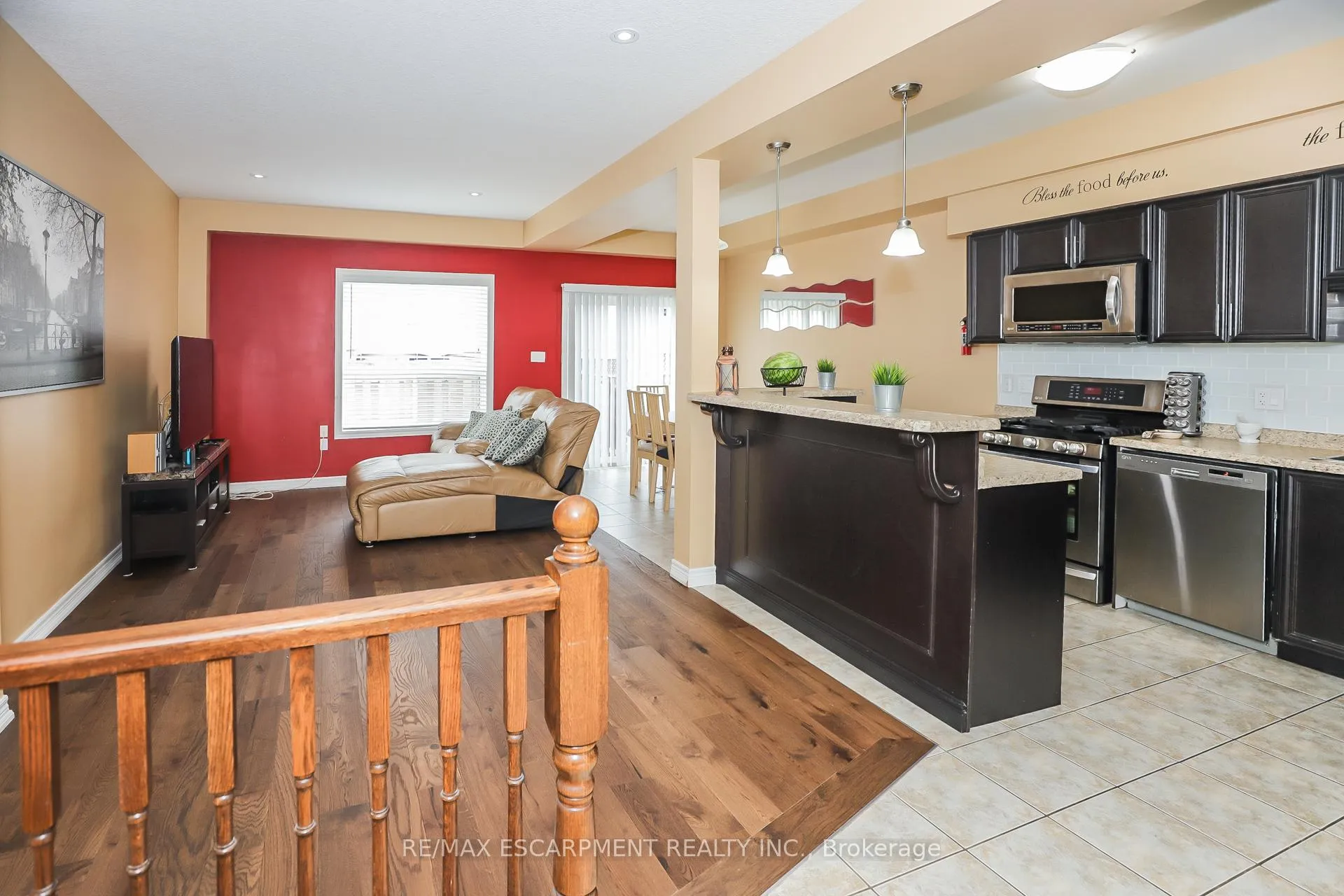 Photo 2 of 51 Redcedar Crescent, Hamilton, Stoney Creek — HOMEH