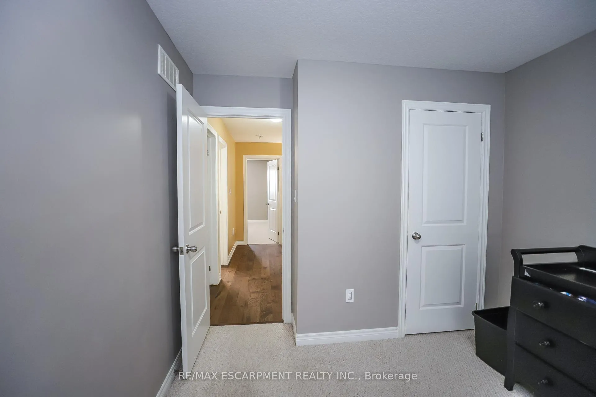 Photo 19 of 51 Redcedar Crescent, Hamilton, Stoney Creek — HOMEH