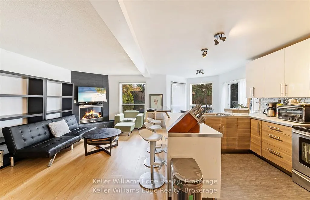 Photo 1 of 10 Zeffer Place, Kitchener — HOMEH