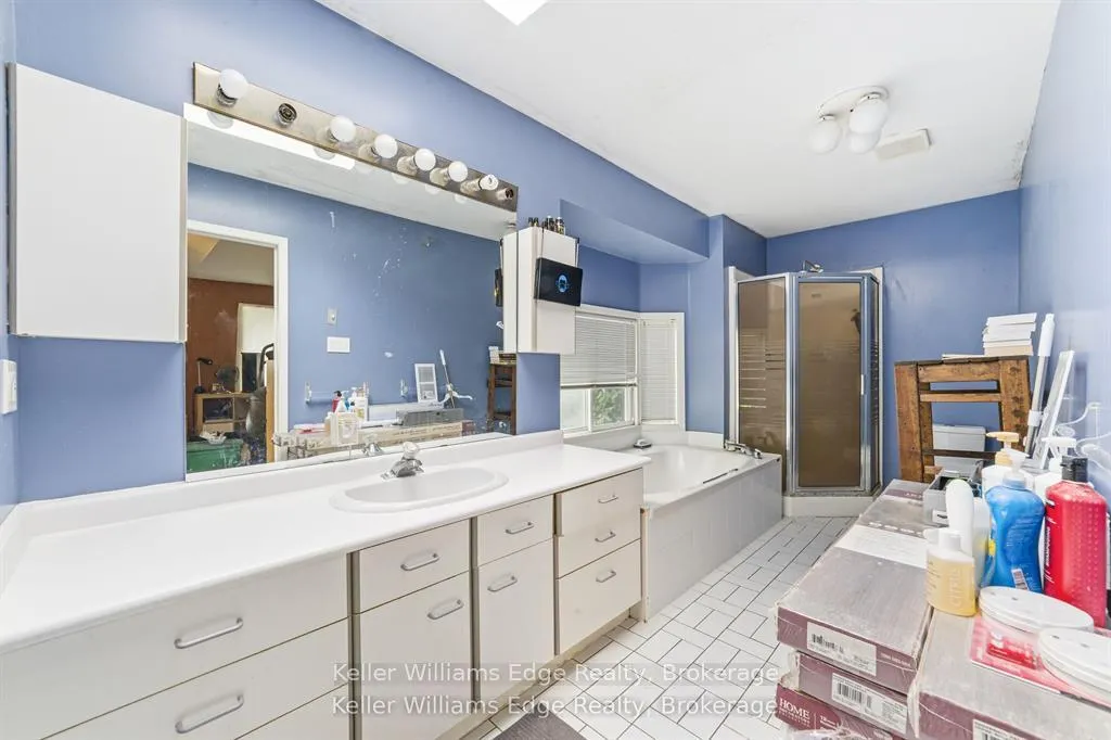 Photo 16 of 10 Zeffer Place, Kitchener — HOMEH