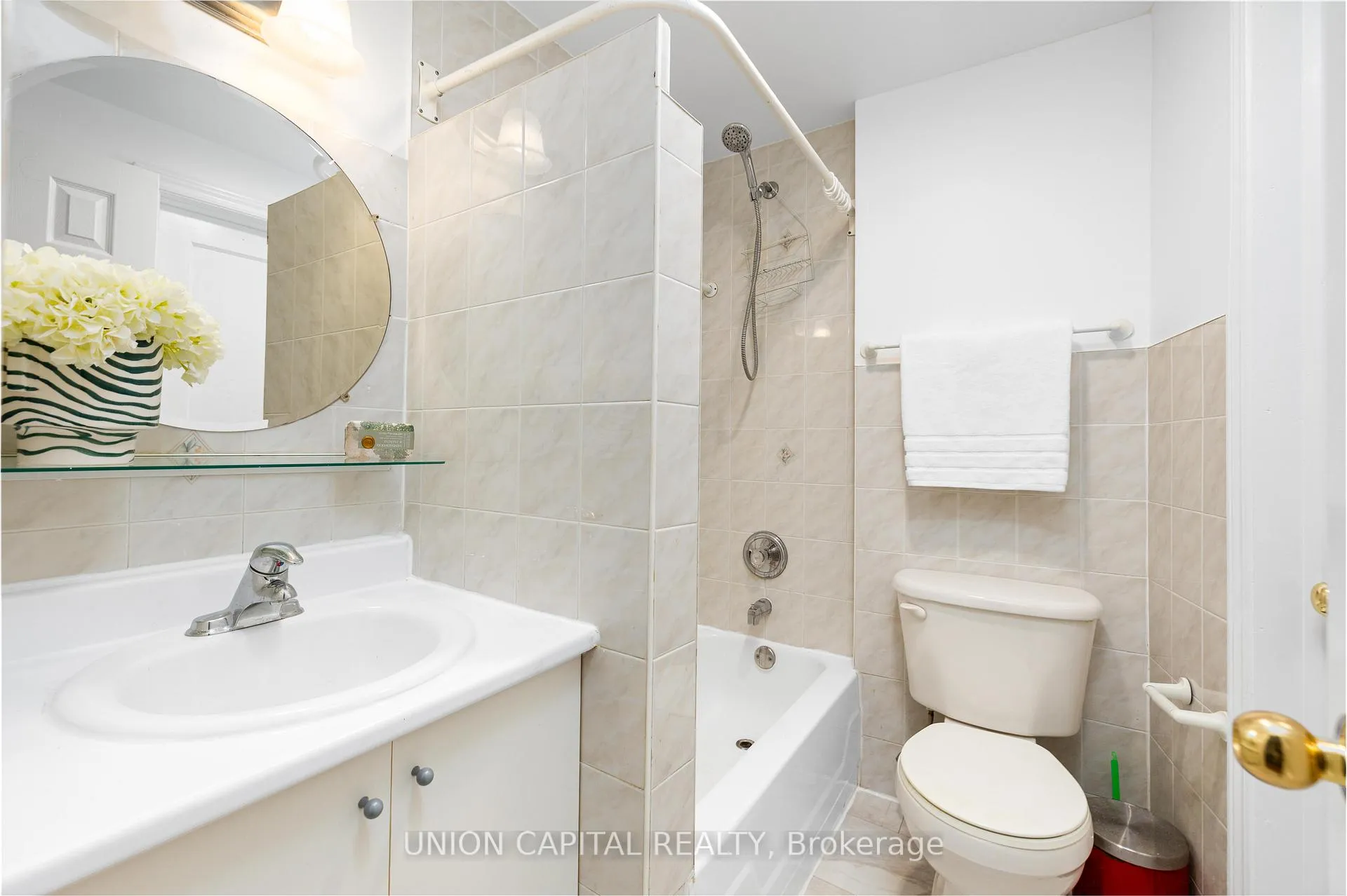 Photo 14 of 69 Denison Avenue, Toronto, Kensington-Chinatown — HOMEH