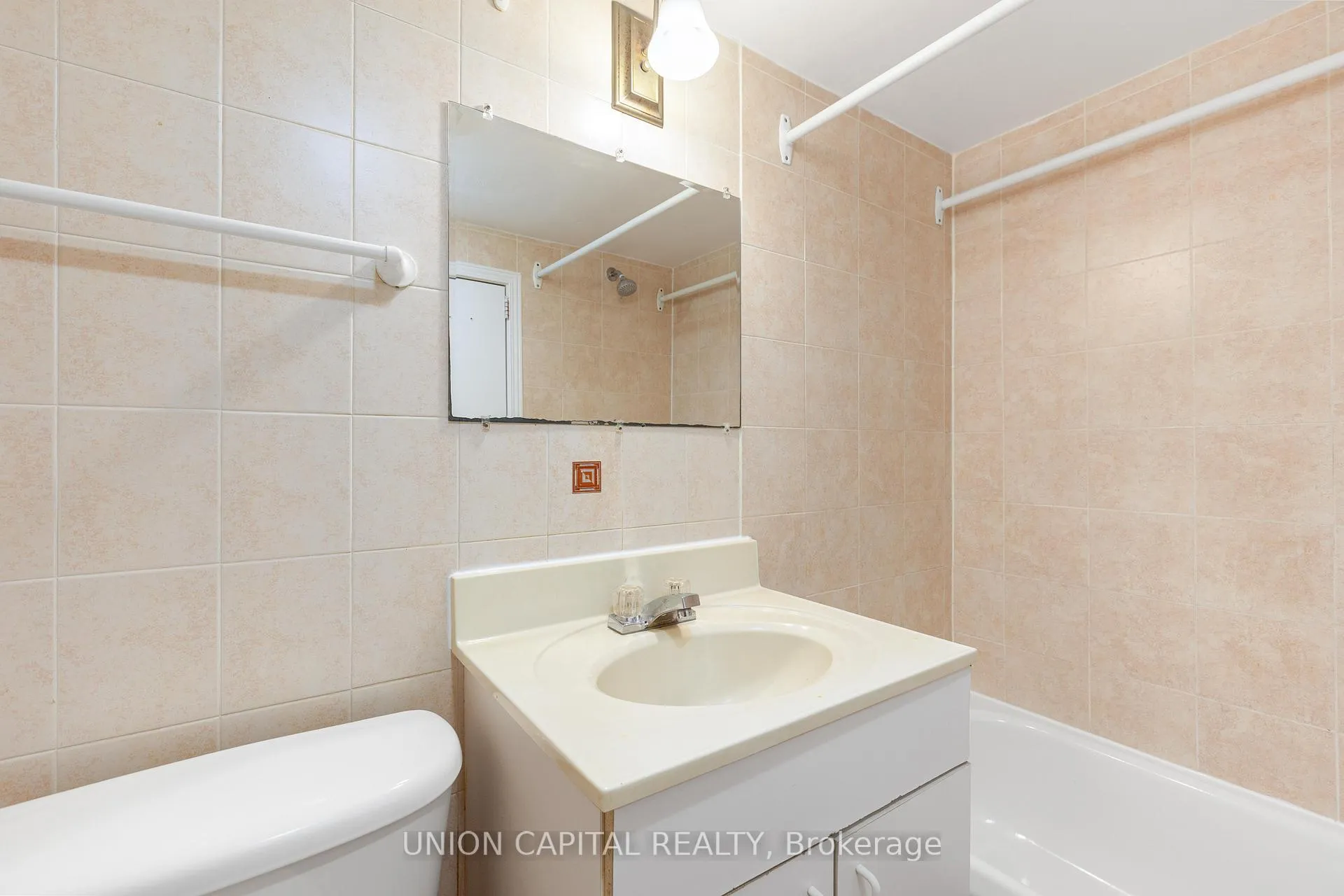 Photo 38 of 69 Denison Avenue, Toronto, Kensington-Chinatown — HOMEH