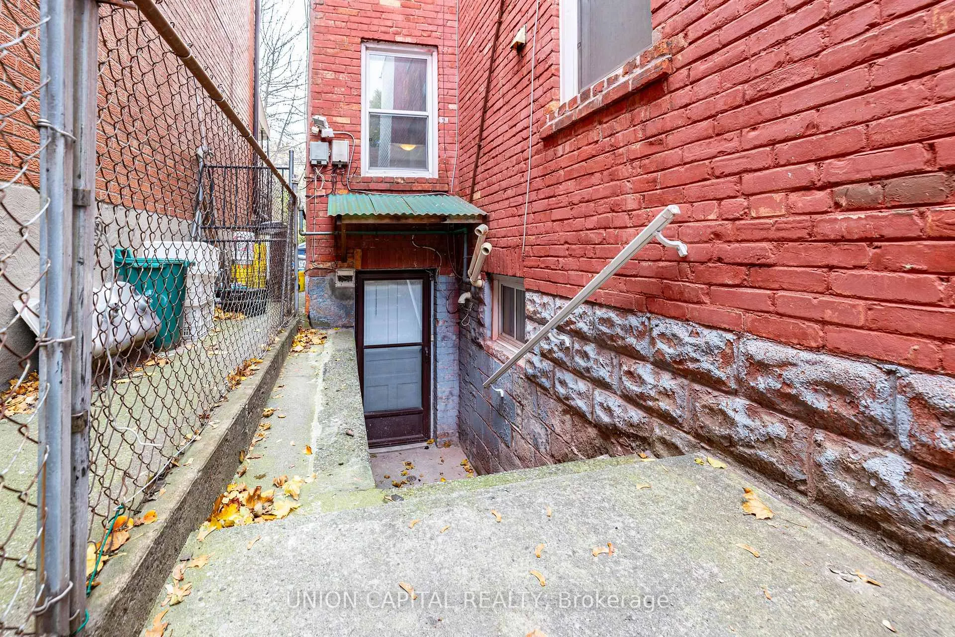 Photo 41 of 69 Denison Avenue, Toronto, Kensington-Chinatown — HOMEH