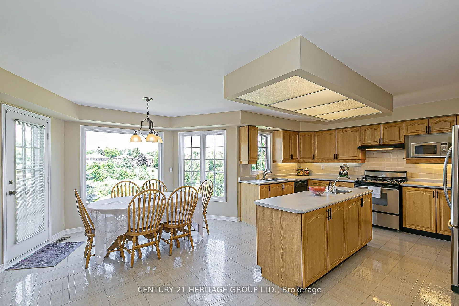 Photo 9 of 152 Cranberry Lane, Aurora, Aurora Highlands — HOMEH