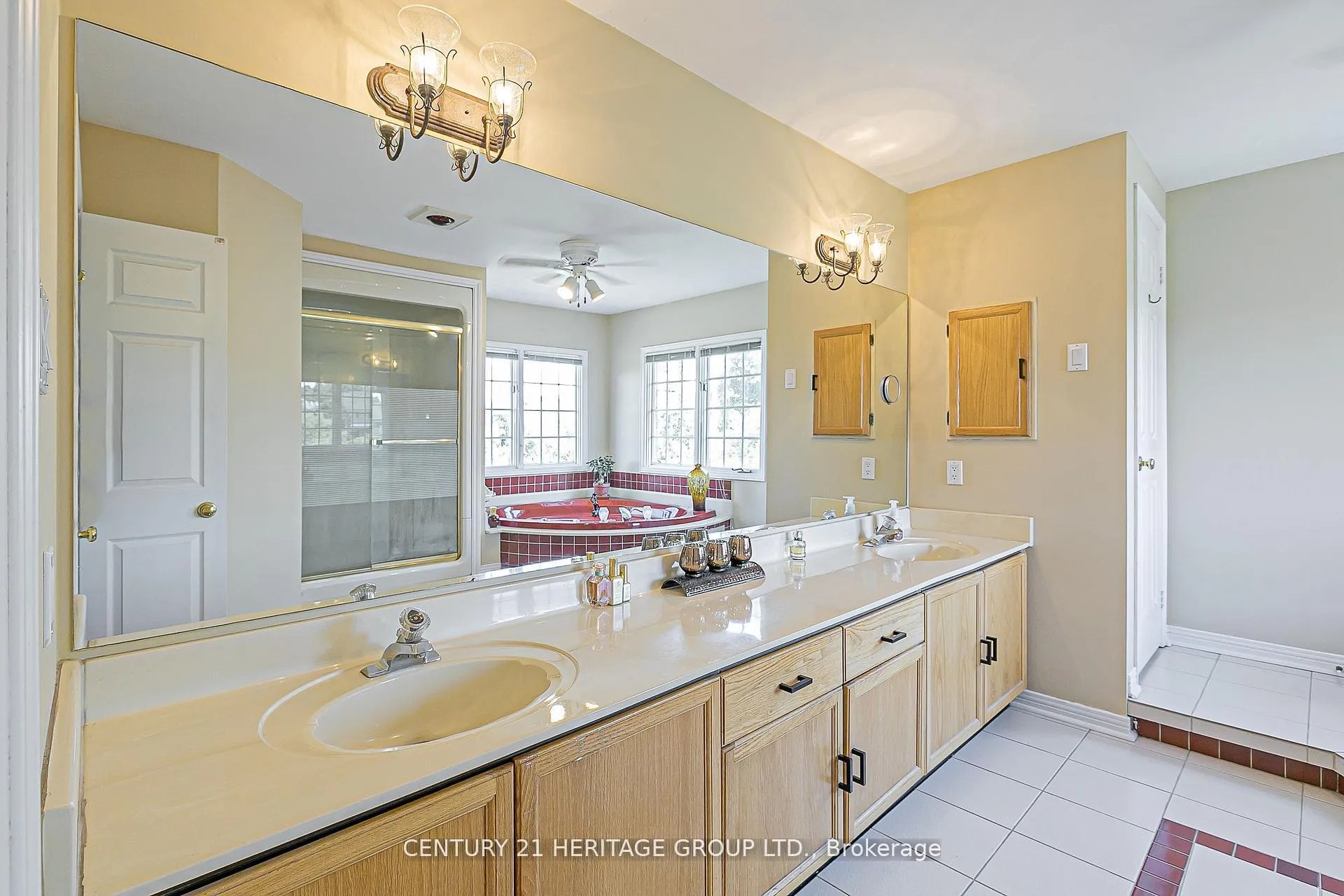 Photo 23 of 152 Cranberry Lane, Aurora, Aurora Highlands — HOMEH