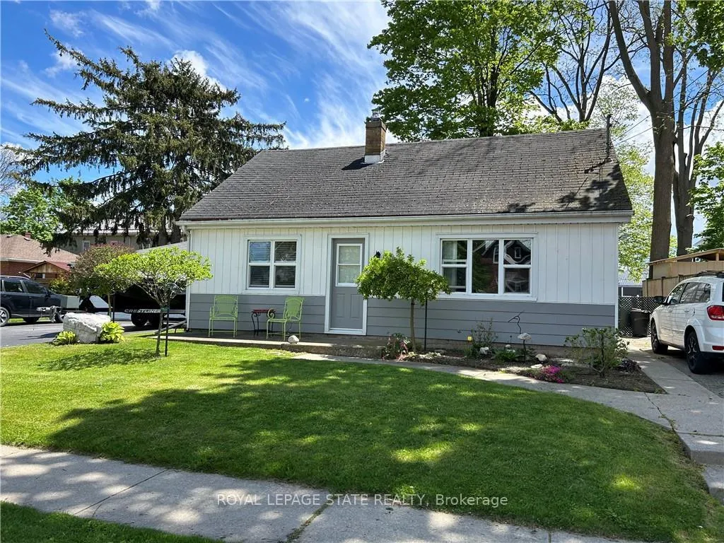 Photo 3 of 511 Pine Street, Haldimand, Dunnville — HOMEH