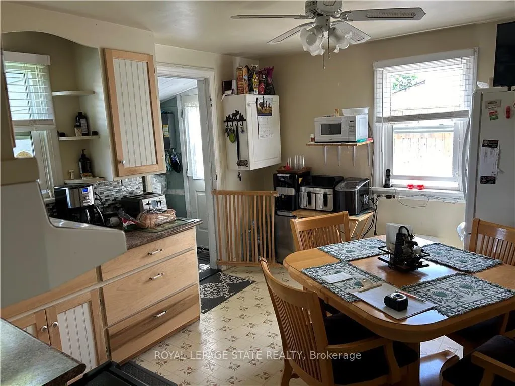 Photo 5 of 511 Pine Street, Haldimand, Dunnville — HOMEH